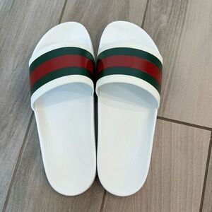 Gucci Men’s Red and Green slides
